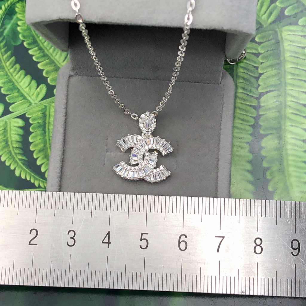 Cúc áo của Chanel được hô biến thành trang sức Vietnam IP Laws VLIP #31 Cúc áo của Chanel được hô biến thành trang sức Vietnam IP Laws VLIP